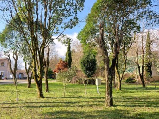 Stellplatz mit 1 Fahrzeug + 1 Ausrüstung