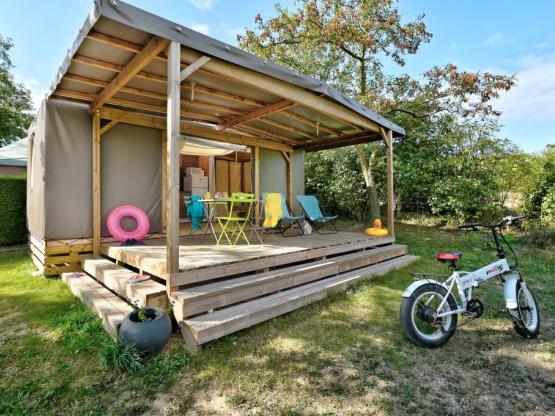 Lodge Maori Confort 17m² (2 Schlafzimmer) - ohne Sanitäranlagen + überdachte Terrasse