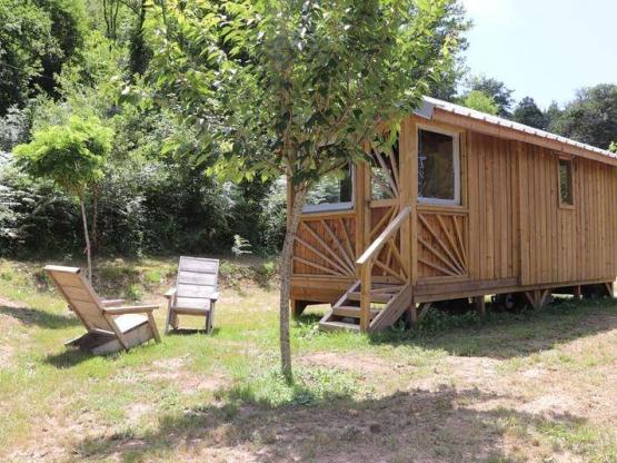 ROULOTTE 16 m² Überdachte  mit Toiletten