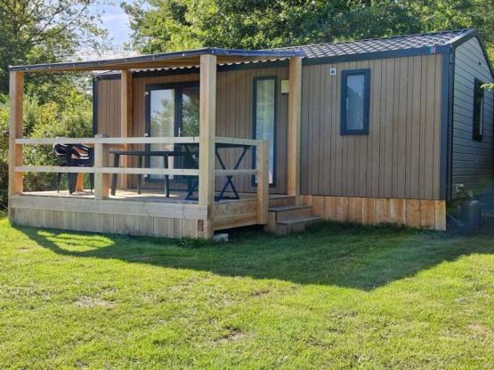 Stacaravan Aquitaine Confort 24m² - 2 slaapkamers + overdekt terras + TV