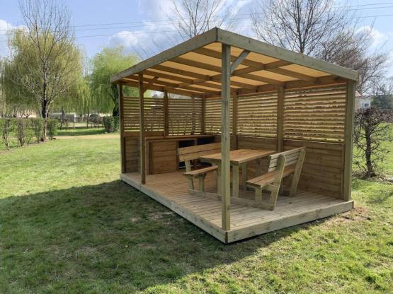 Erstklassige Lage mit Blick auf den Fluss + überdachte Terrasse