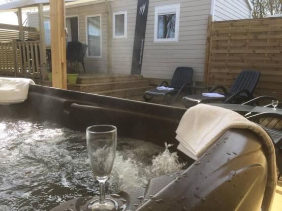 Mobilheim N°15 Cocooning 2 Zimmer - spa