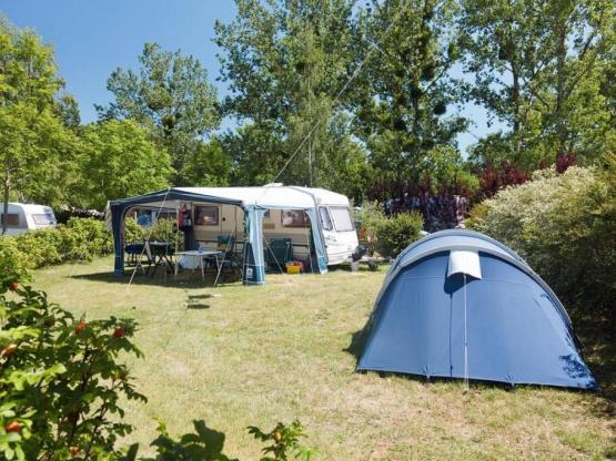 Grand Confort Stellplatz - Strom 16A - Wasseranschluss - Abwasser -