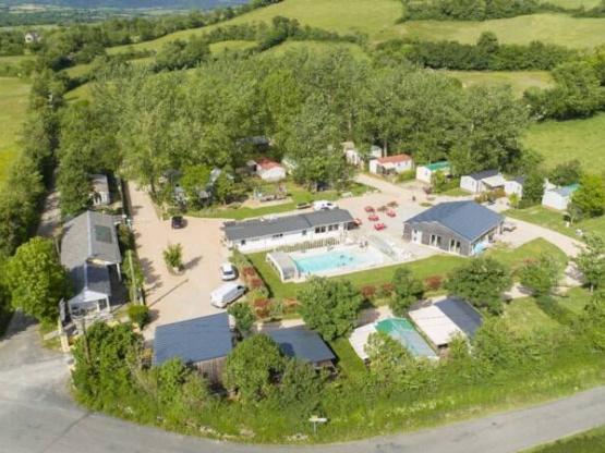 Stellplatz + Zelt oder Wohnwage Strom 12A + Fahrzeug