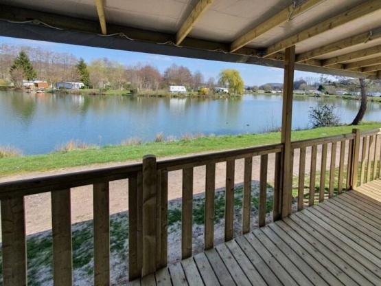 Mobilheim Confort TV - 3 Schlafzimmer + Terrasse -