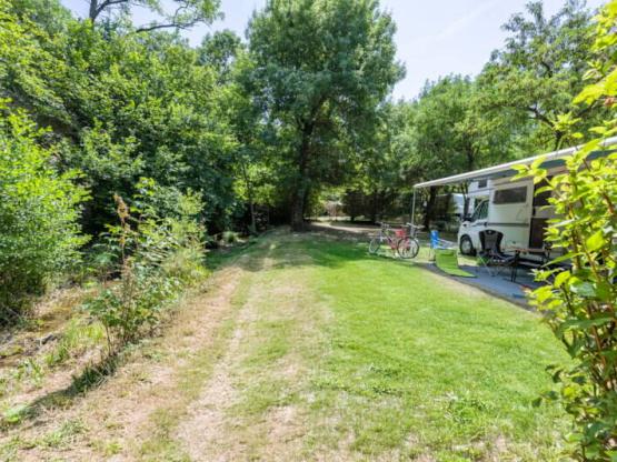 Stellplatz (Wohnwagen / Wohnmobi l/ Zelt) 70/100m²