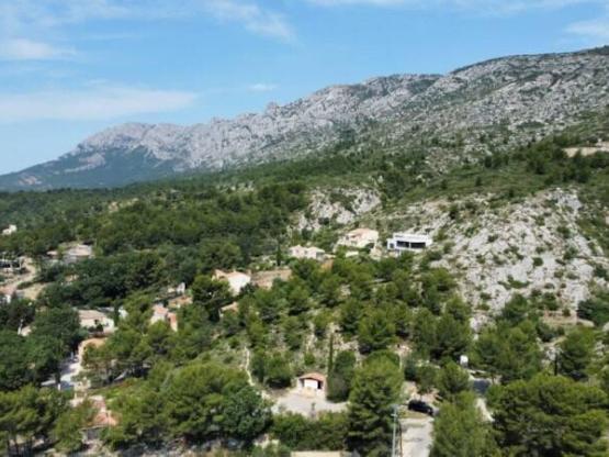 Schlafsaal 29m² (17+12m²)