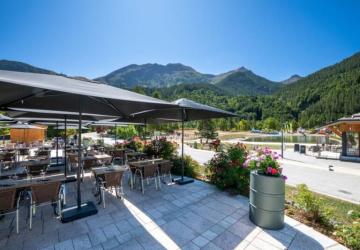 Hôtel et Camping O² Orcières Outdoor Area