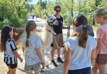 Flower Camping Les Rives de l'Aygues