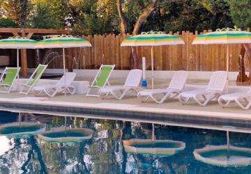 Flower Camping Les Rives de l'Aygues