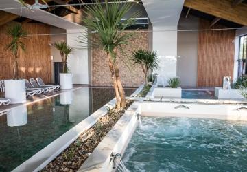 YELLOH! VILLAGE - LE PIN PARASOL*****